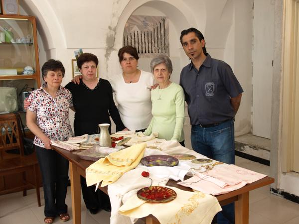 gruppo di cittadini solidali.jpg